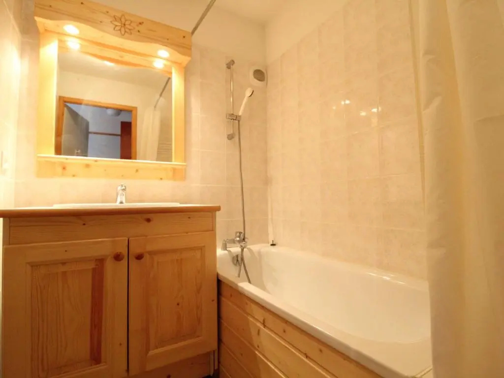 Appartement Lanslevillard, 3 pièces, 6 personnes - FR-1-508-81