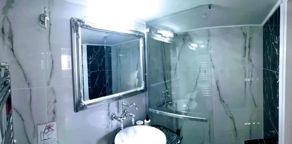Classy 2 bedroom apartment under Acropolis at Thisseio