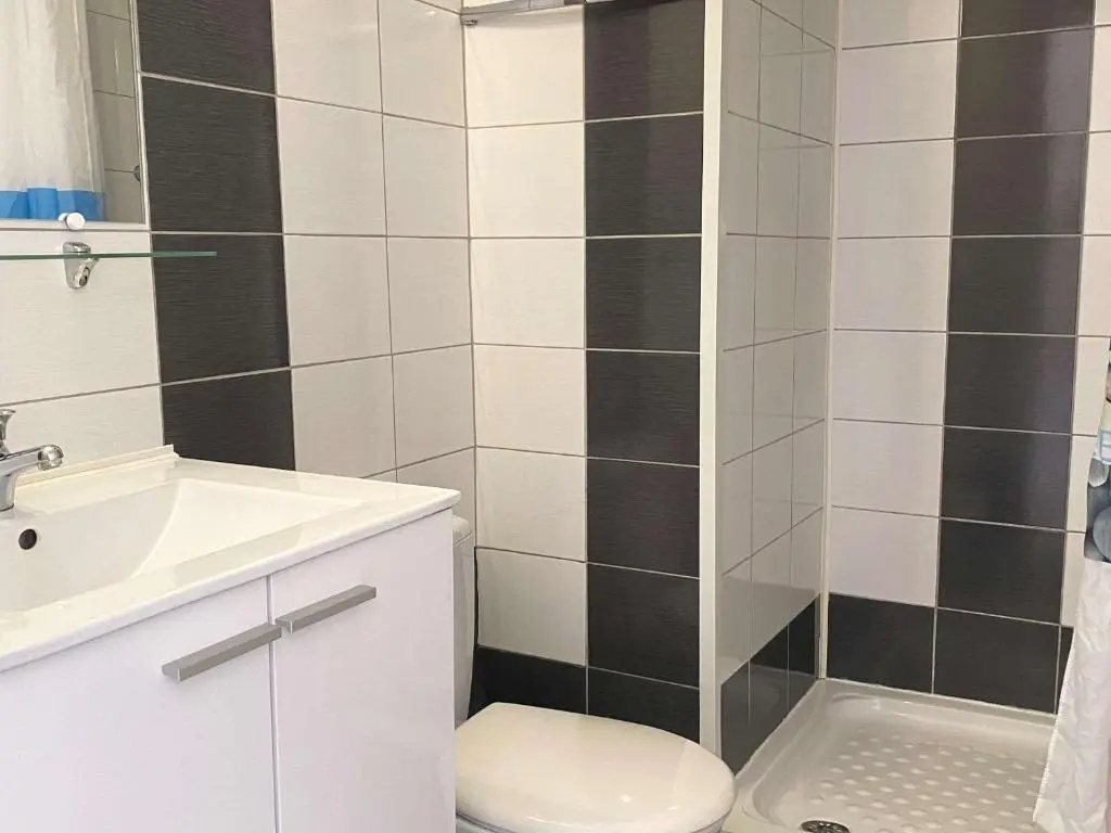 Appartement Balaruc-les-Bains, 1 pièce, 2 personnes - FR-1-553-24