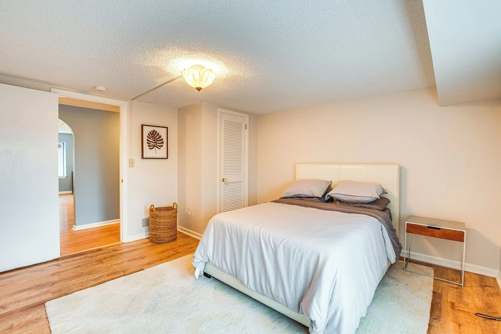 7 Mi to Newark: Montclair Vacation Rental