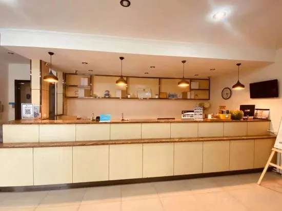 Homeinn Ease Hotel (Beijing Capital Gymnasium Baishiqiao South Subway Station)