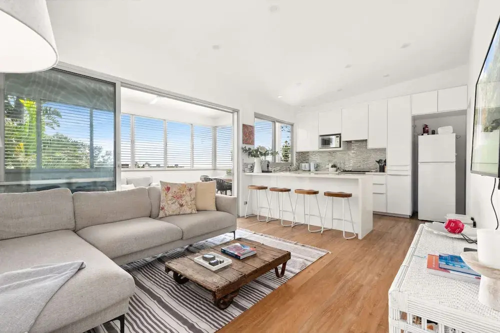 Luxury 2-bed With Ocean Views and Garden