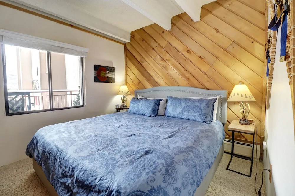 Great Mountain Views Short Walk to Lift Cozy Condo - PG201 by Redawning