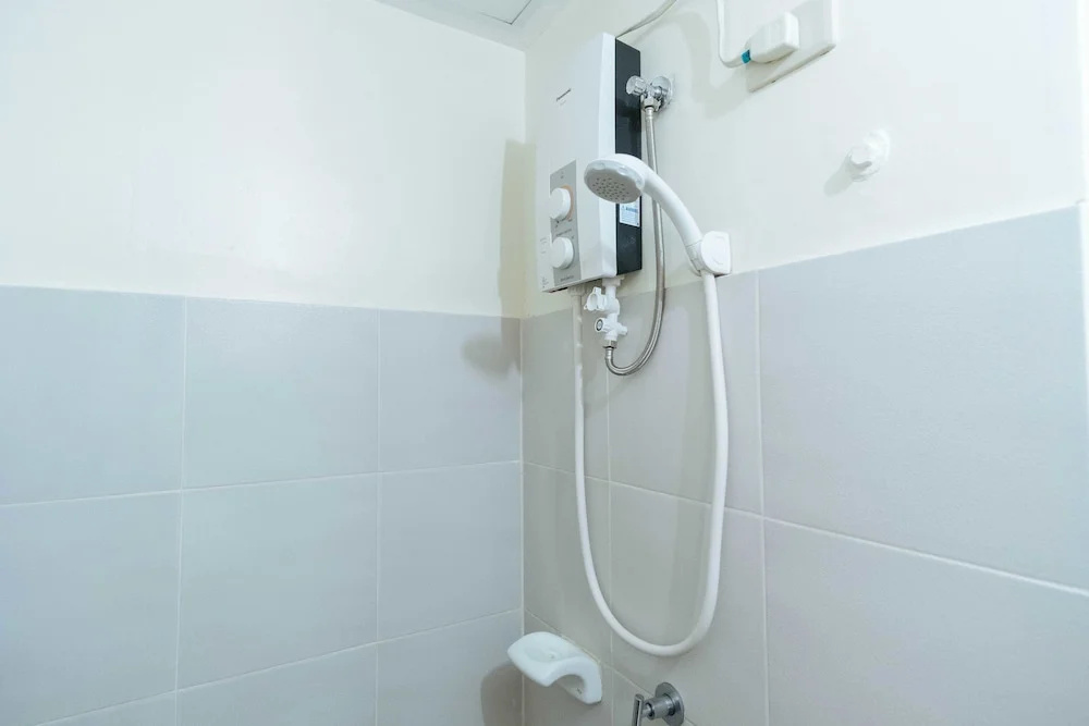 Reddoorz Premium Near Mrt North Avenue Station