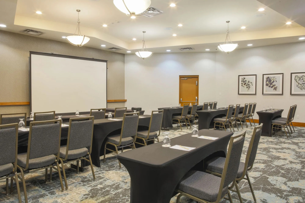 DoubleTree by Hilton Rochester