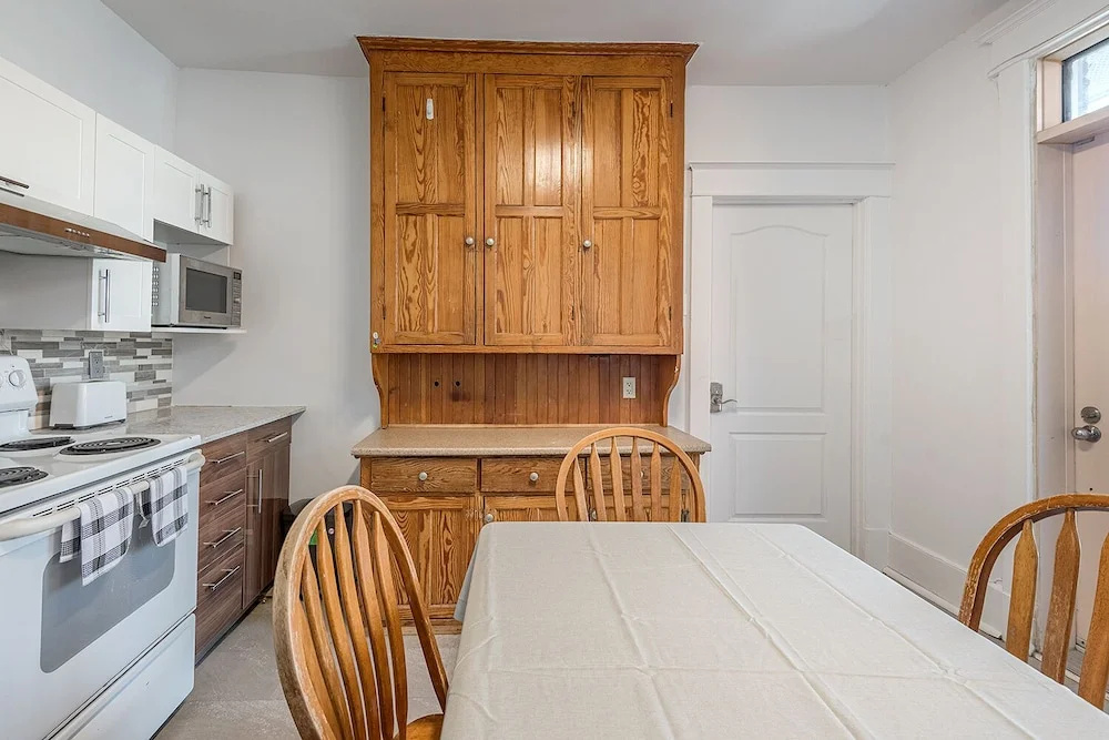 Beautiful 6BR Apt Near Olympic Stadium