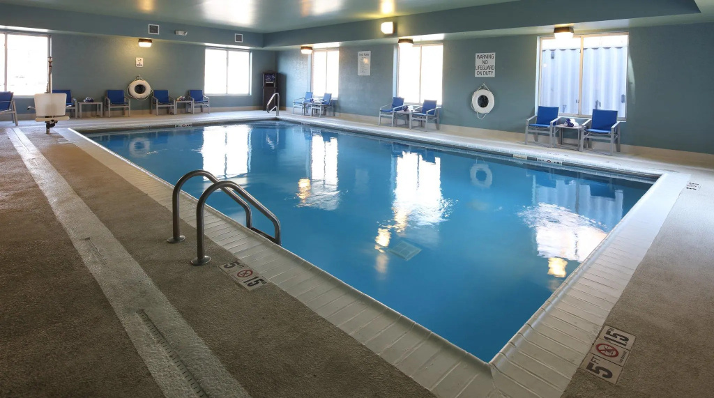 Holiday Inn Express Hotel & Suites Cincinnati Southeast Newport by IHG