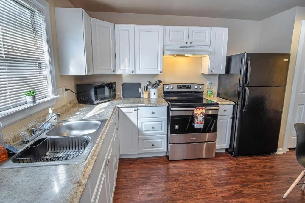 Nice 3B 2BA Near Downtown 2 Min AtandT Center