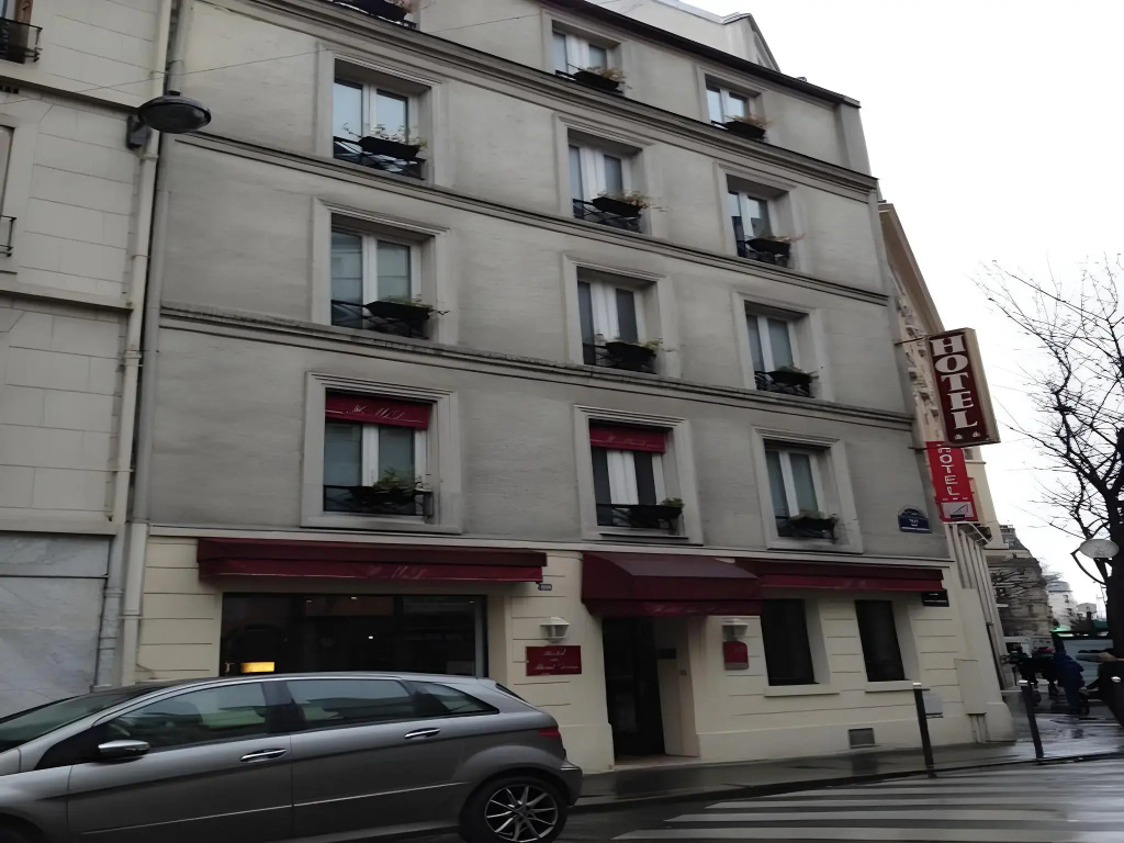Hôtel Du Mont Dore Batignolles