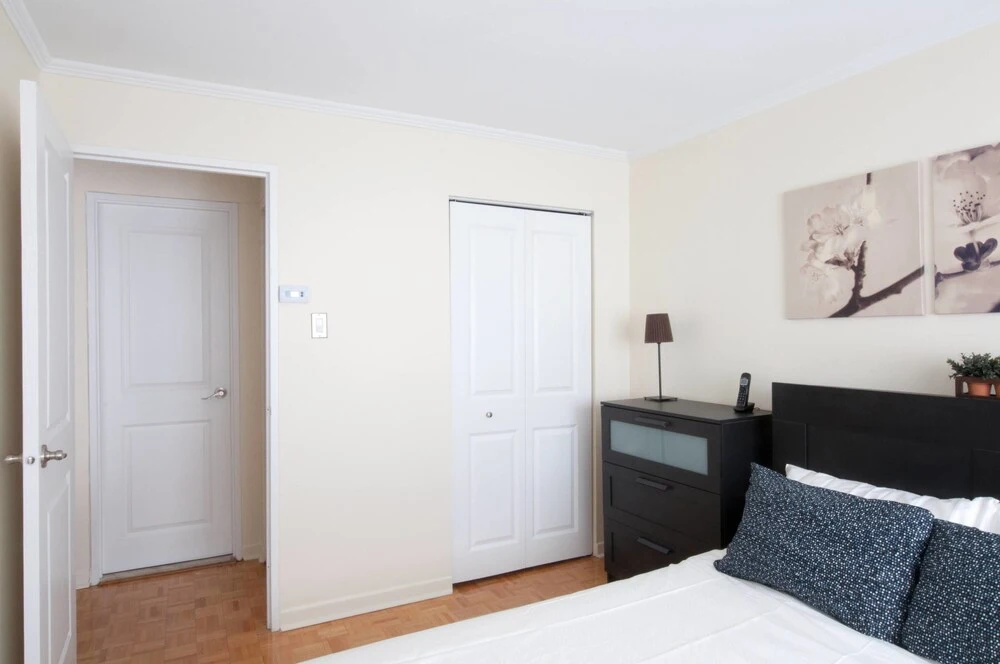 Slick 1BR Right Downtown by Namastay