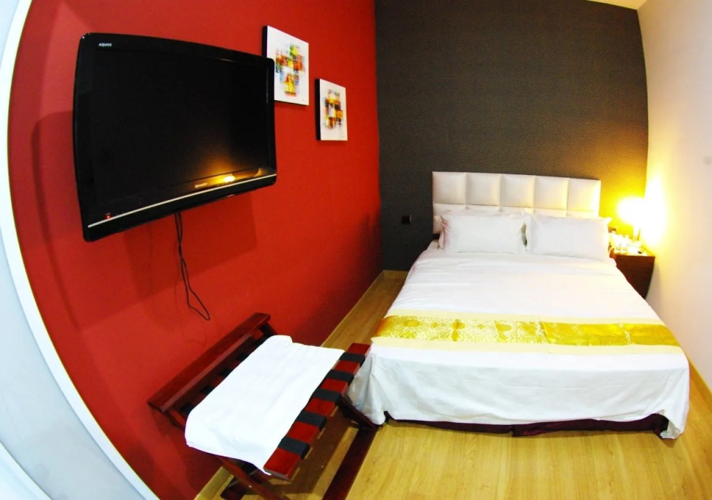 DHotel