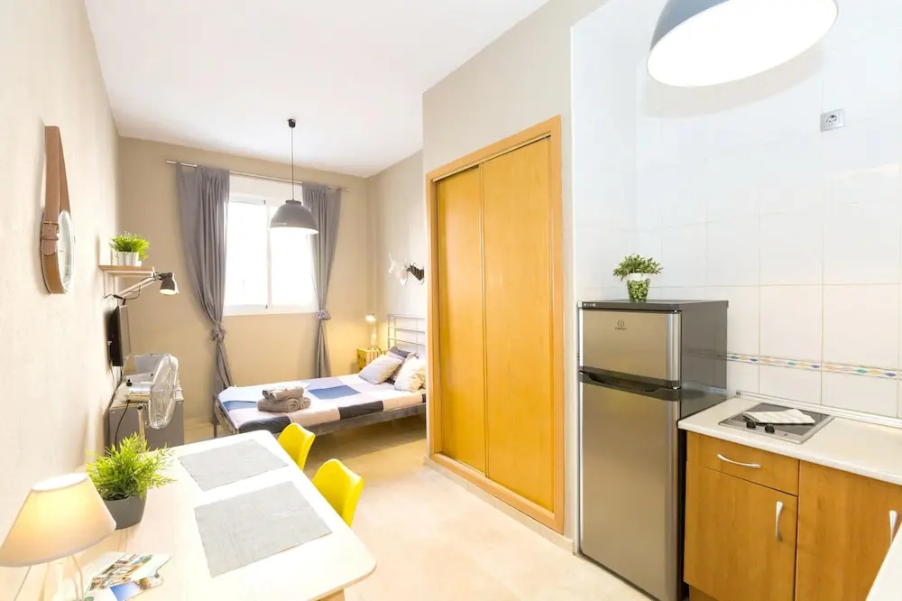 Studio in Málaga, With Wifi