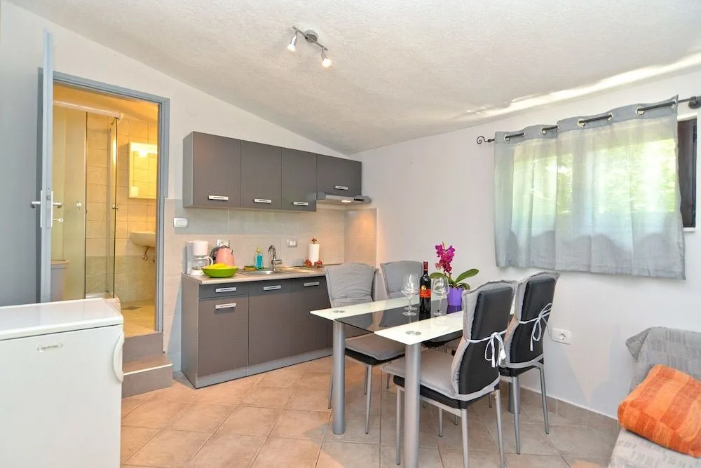 Apartment 1642