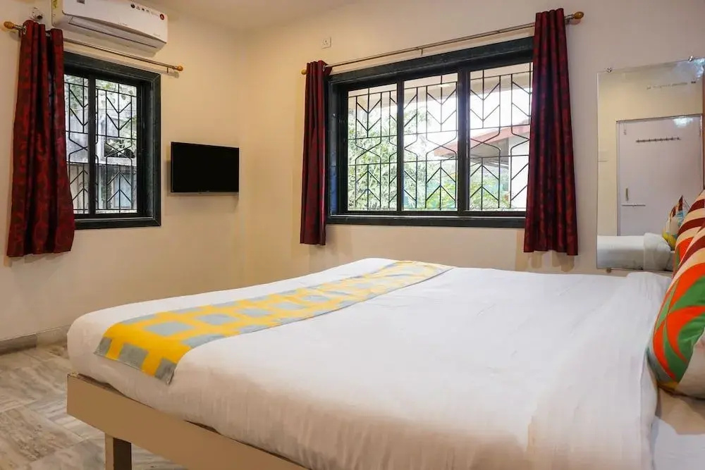 OYO 19648 Home Classy Stay Lonavala Wax Museum