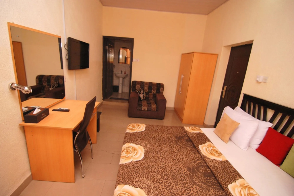 Ajoy Hotel And Suite