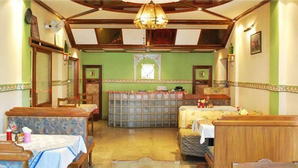Hotel Bani Park Palace