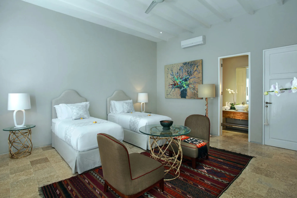 Room & Vespa 4 - Central Seminyak Near Beach