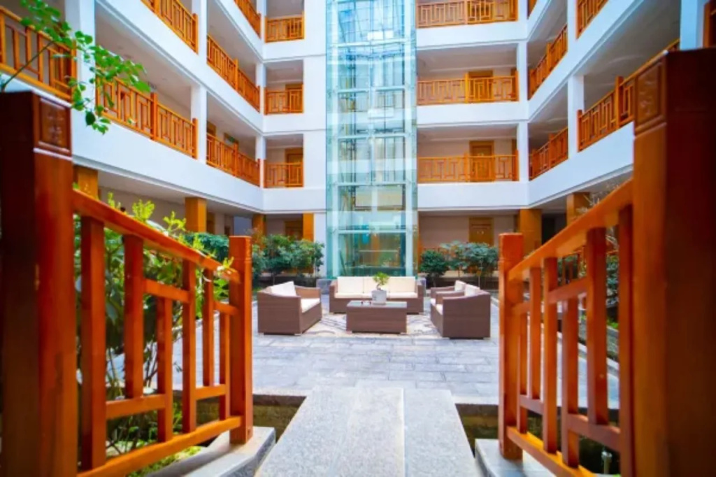 Vienna International Hotel Lijiang Yuxue Avenue