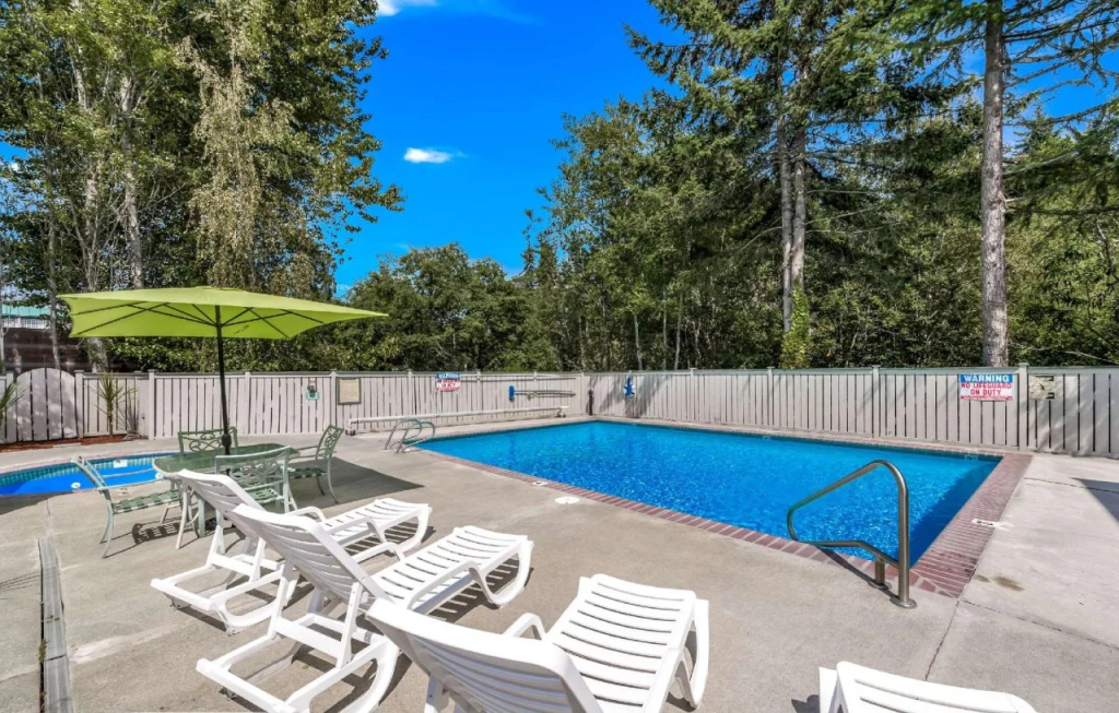 Quality Inn & Suites Bainbridge Island