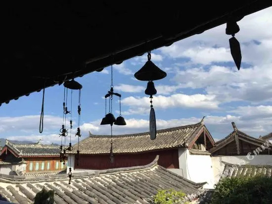 Lijiang Luohuaju B&B (Lijiang Ancient City Wuyi Street Branch)
