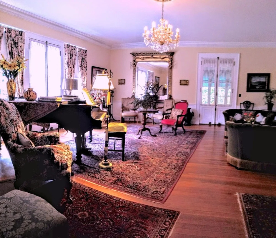 Whistlers Inn