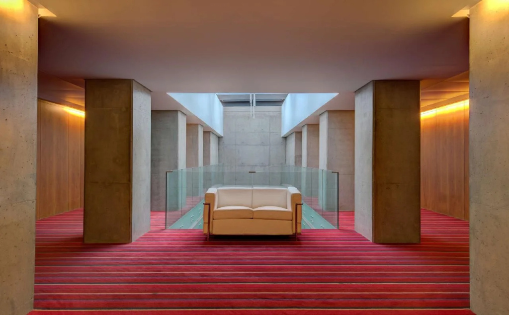 VIP Executive Arts Hotel