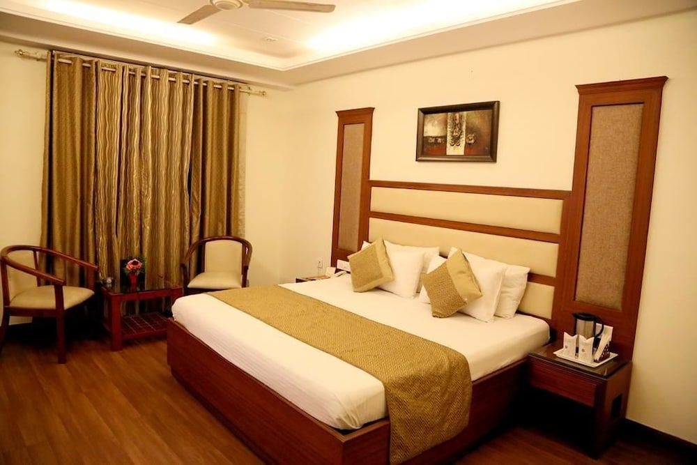 JK Rooms 130 Hotel Paras