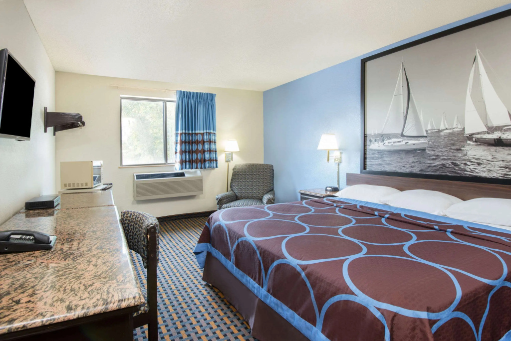 Super 8 by Wyndham New Castle