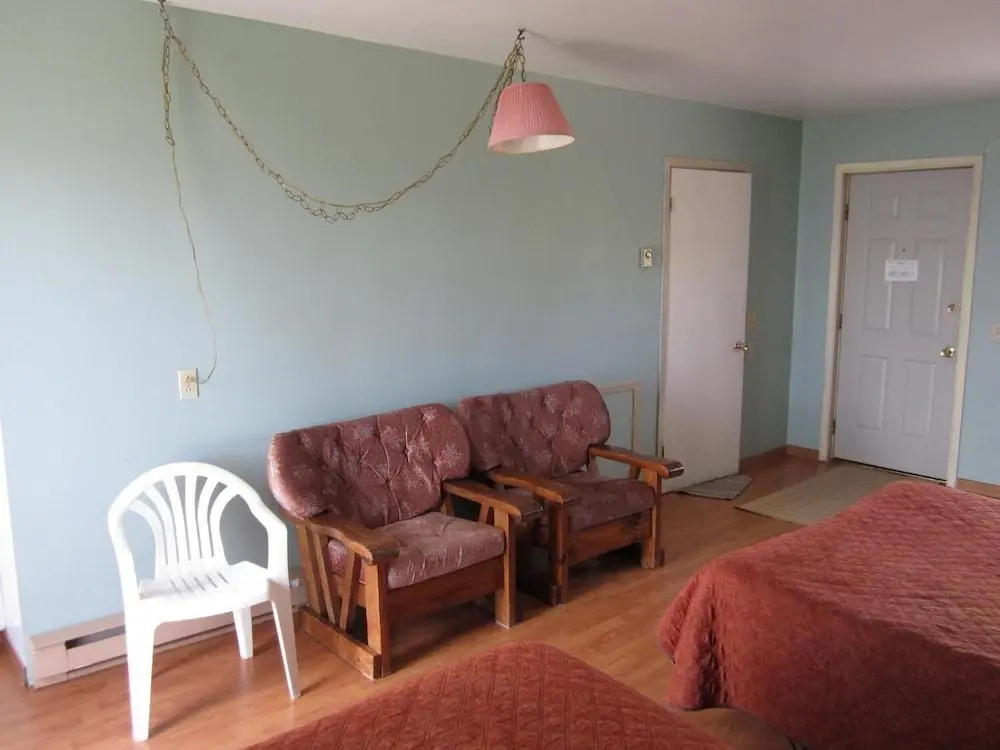 Bay Breeze Motel