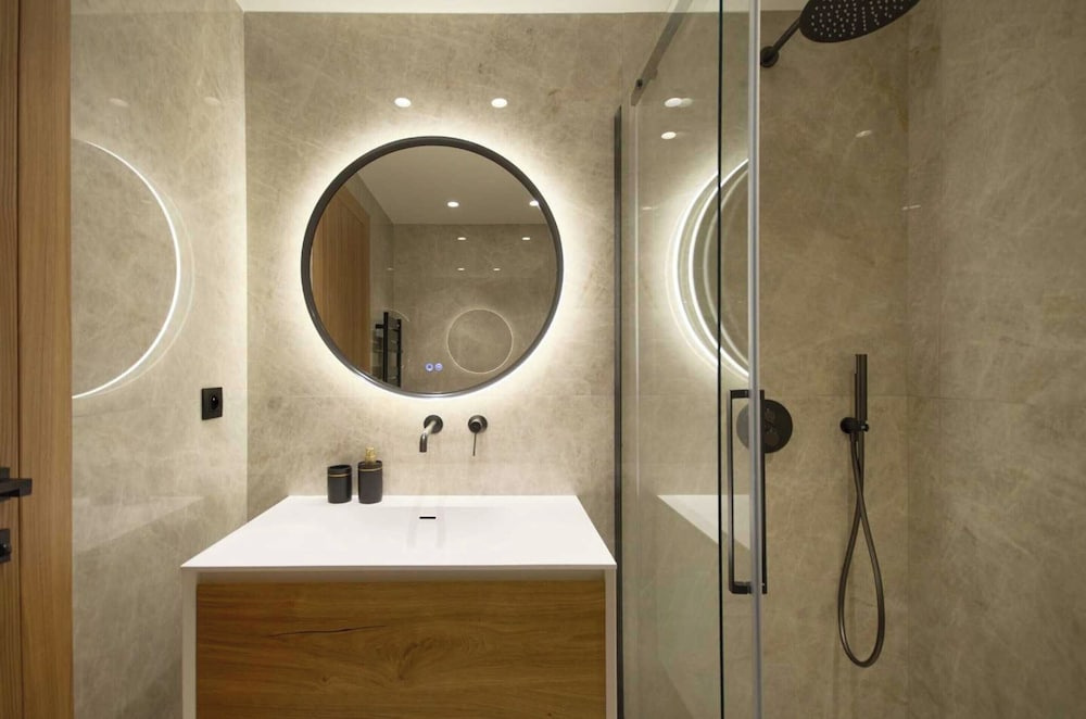 A/C apt in the Heart of Cannes--croisette/beaches