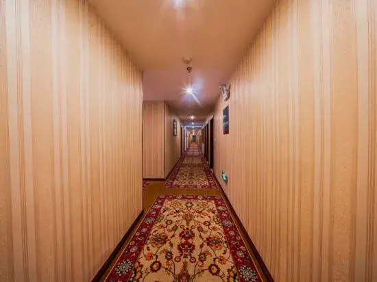 Phoenix International Hotel (Fenghuang Ancient Town Branch)