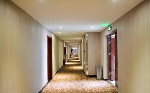 Luoyang Love Me Fashion Hotel