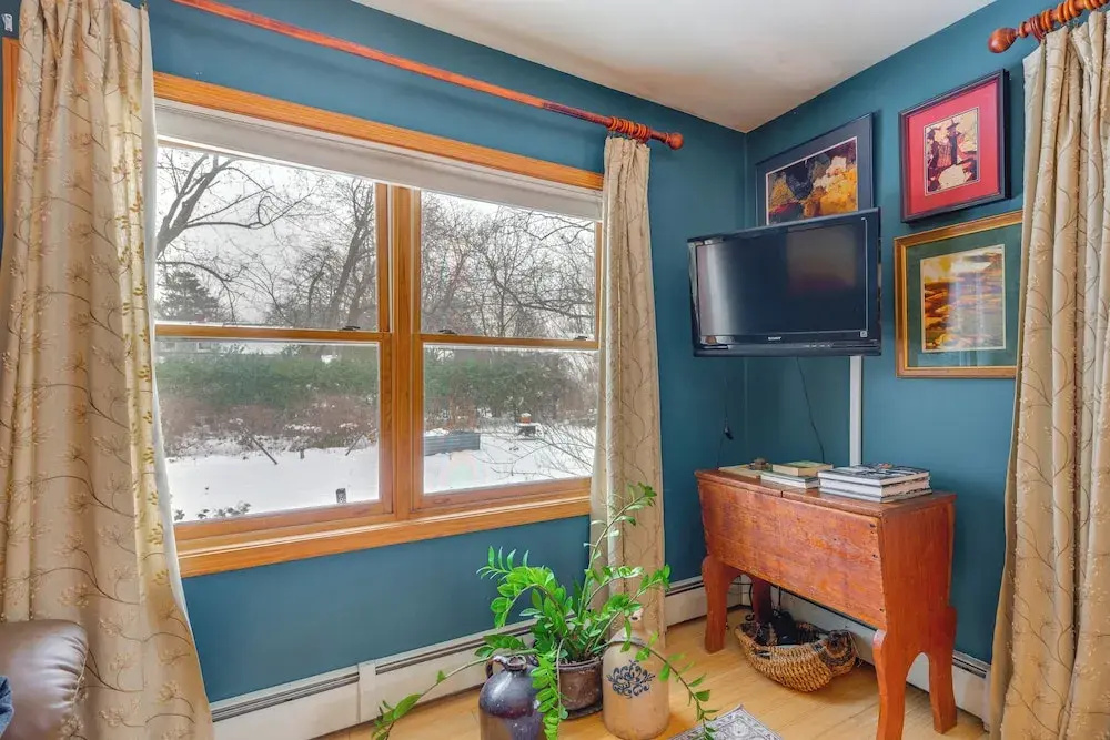 2 Mi to Main Street! Cozy Burlington Guest Suite