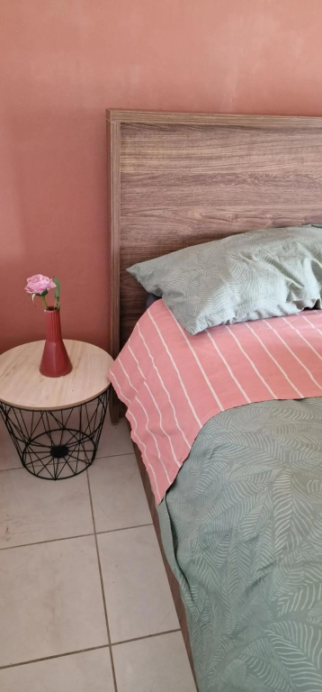 Quiet apartment with easy access to attractions.