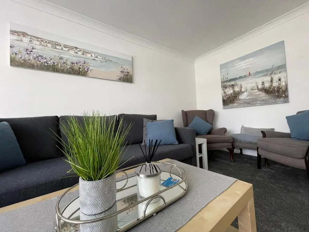 Warminster Apartment Bliss on the bay just a stone's throw away
