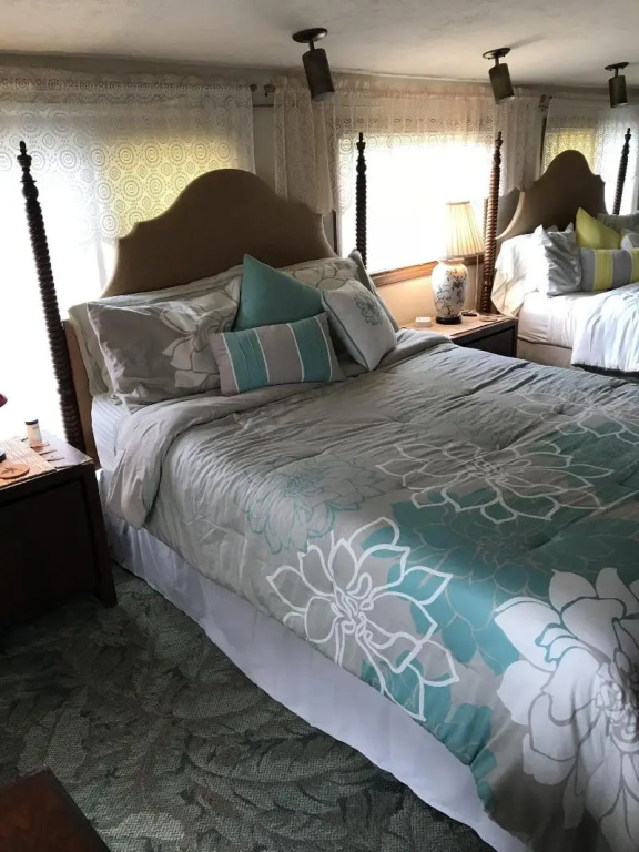 Hale Maluhia Country Inn