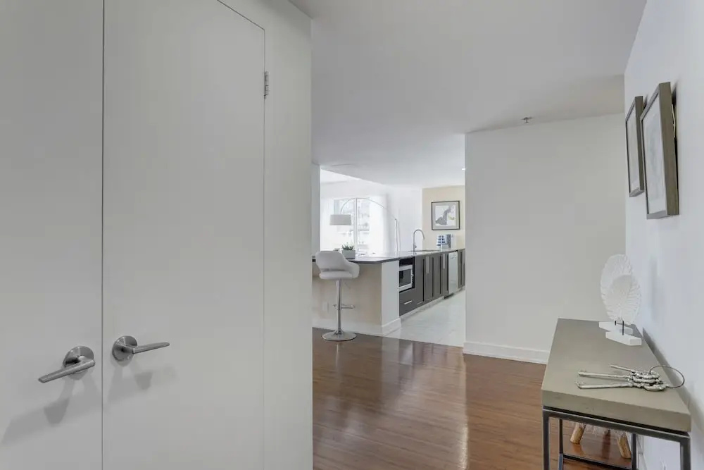 Palais-des-Congrès Furnished Suites by Hometrotting