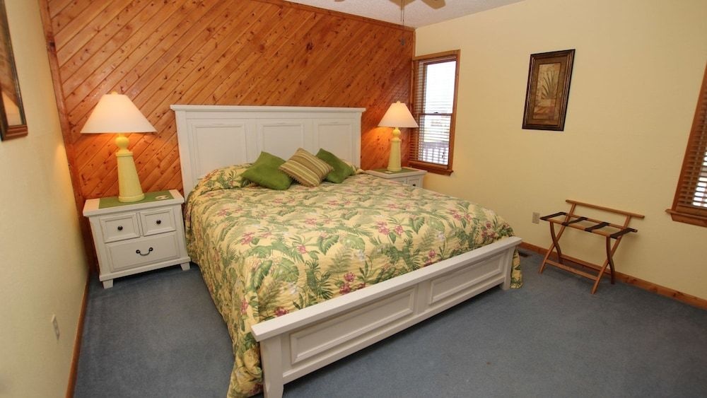 Shellbound Whalehead - 4 Br Home