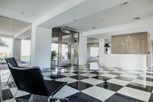 902 Villa Luján