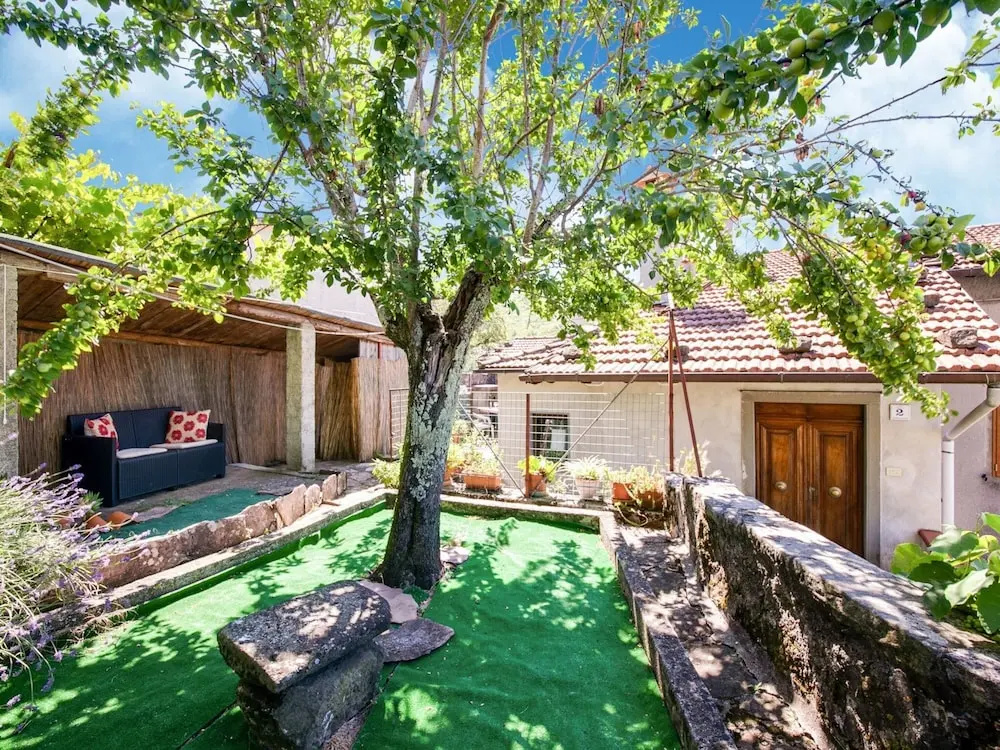 Farmhouse in Casoli near Ski Slopes