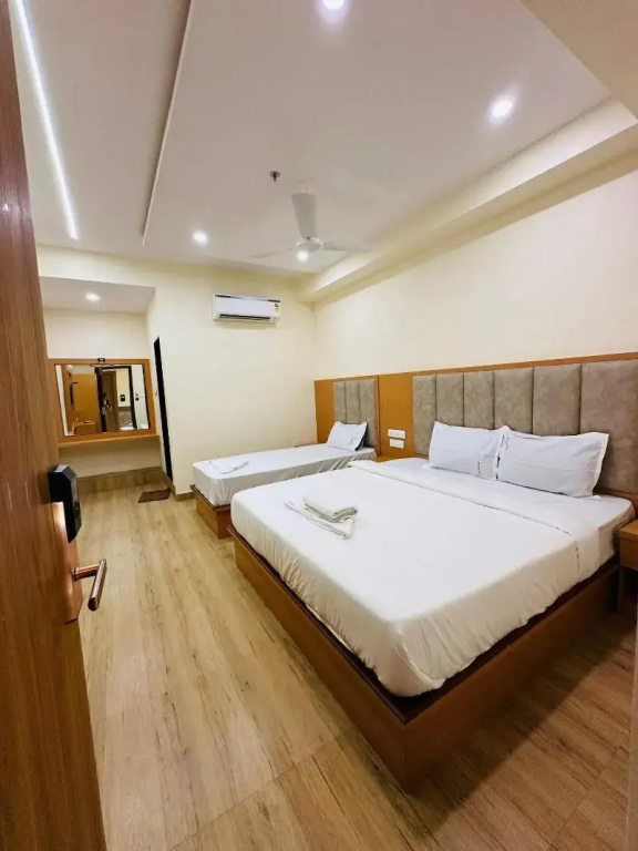 HOTEL BREEZE BAYex bkc
