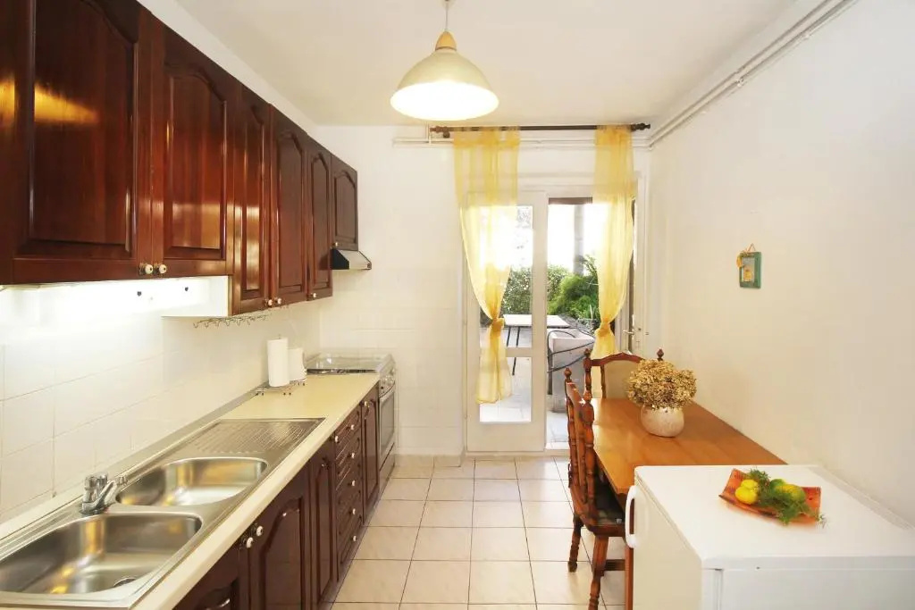 Apartments Nina Beach