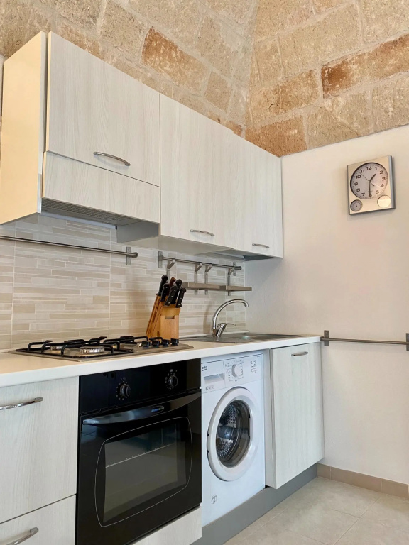 Historic cottage, central location, suitable for couples-La Casetta by Chez Isabelle