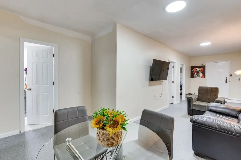 Comfortable Elizabeth Retreat ~ 16 Mi to Manhattan