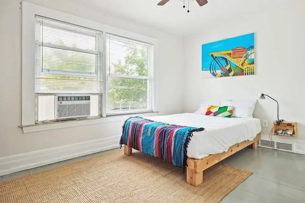 8 Guests, 4Bd Vacation Home Art Gallery, Detroit