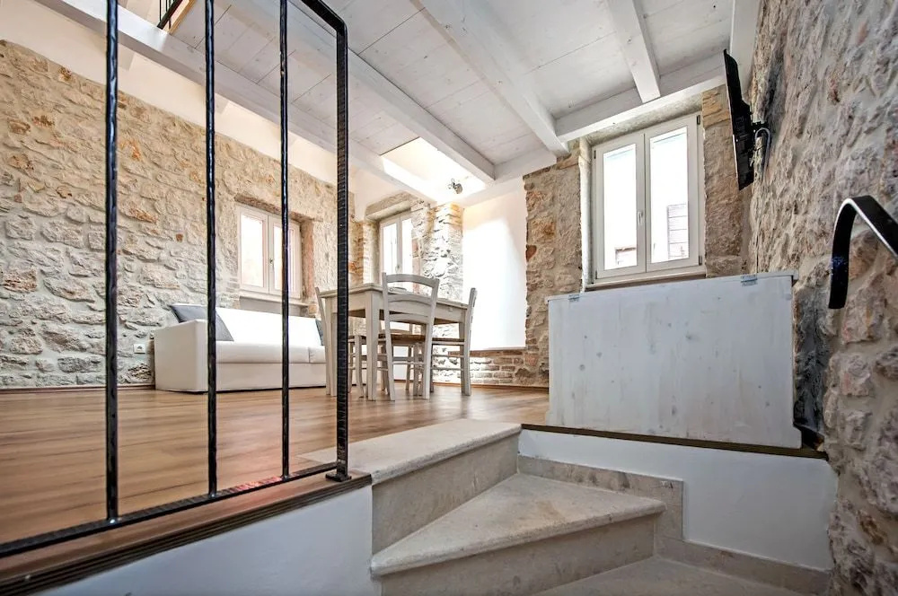 Apartments CASA ROCCIA BIANCA