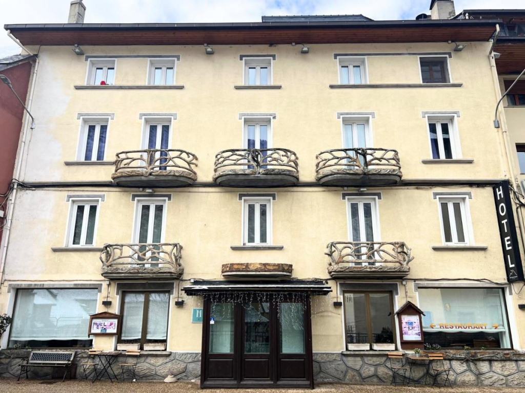 Hotel Joan Canejan