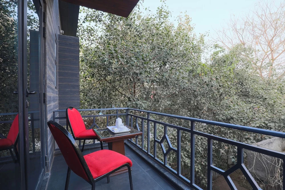 Hotel Blue Stone - Nehru Place