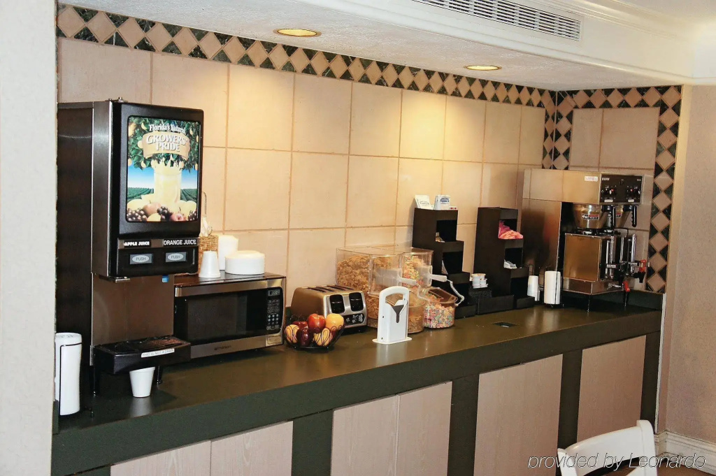 Quality Inn & Suites North Charleston - Ashley Phosphate