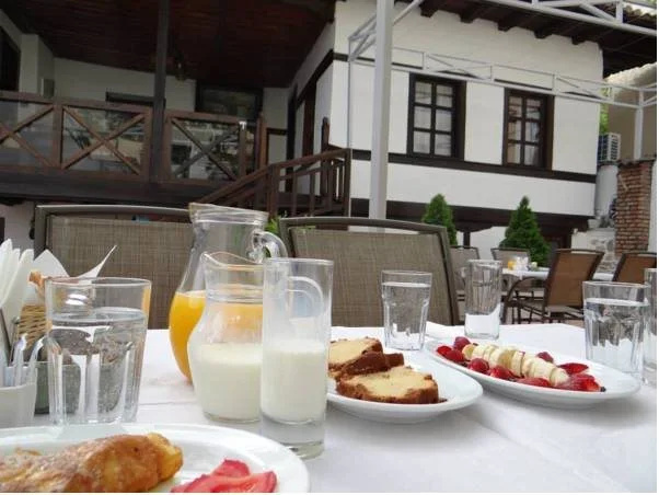 Bujtina Leon's Apartments